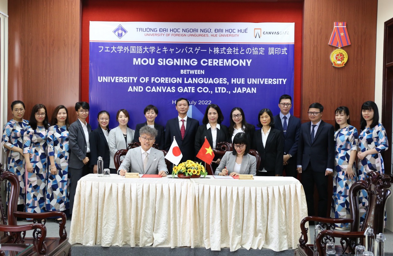 mou-signing-ceremony-between-hufl-and-canvas-gate-co-lt-japan