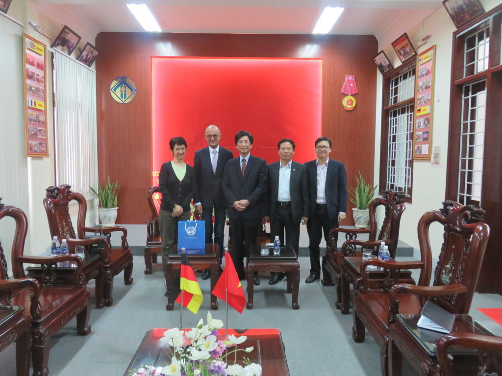 the-university-welcomed-and-worked-with-mr-markus-biechelle-the-regional-director-of-goethe-institution