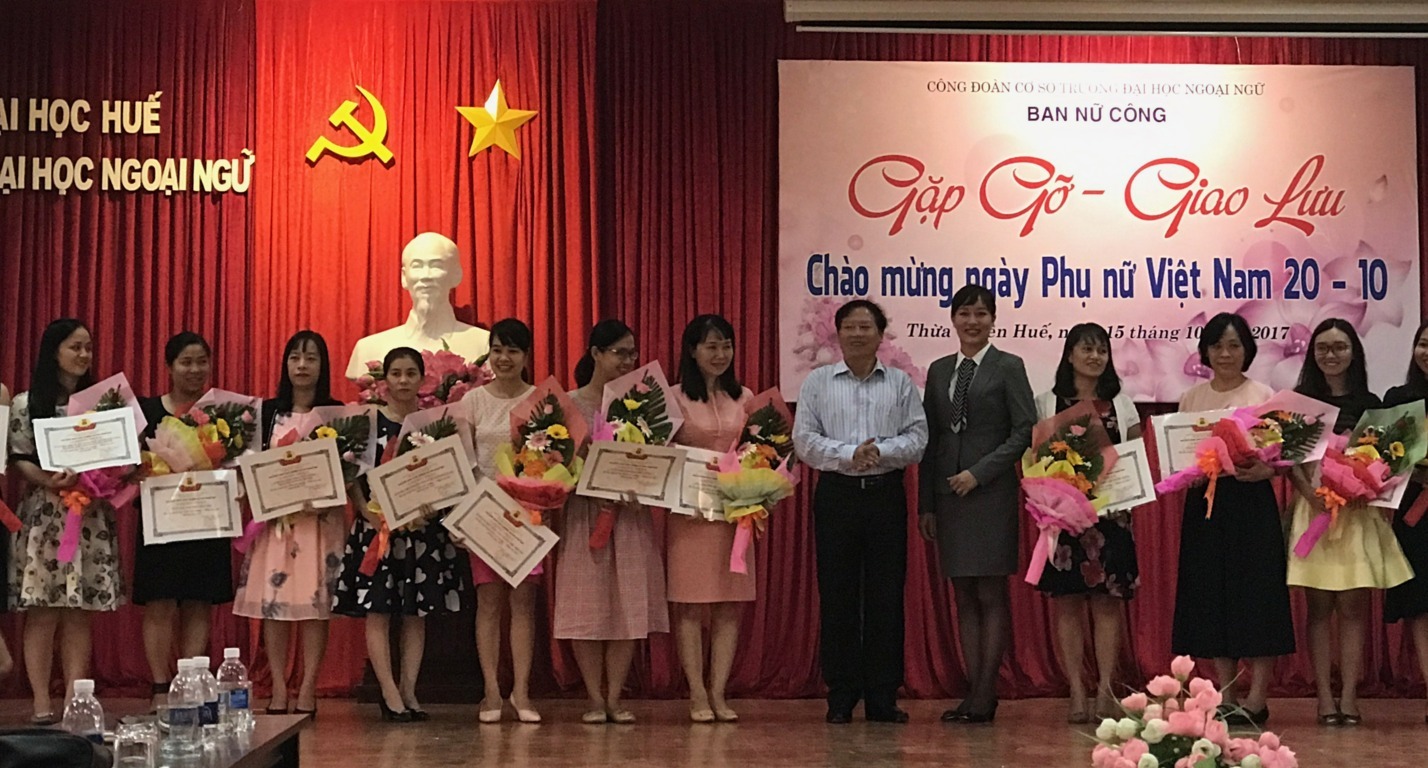 gap-go-giao-luu-nu-can-bo-vien-chuc-nhan-ngay-phu-nu-viet-nam-20-10