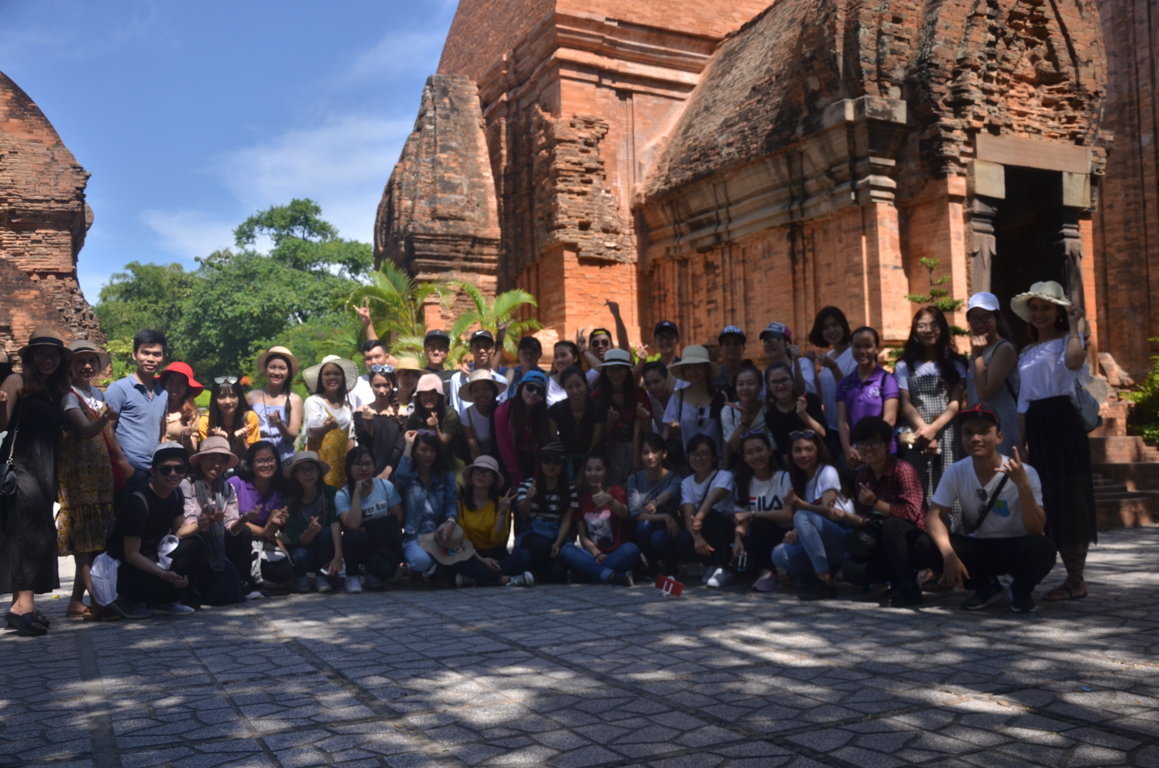 sinh-vien-khoa-viet-nam-hoc-tham-gia-chuyen-di-thuc-te-tai-cac-tinh-phia-nam