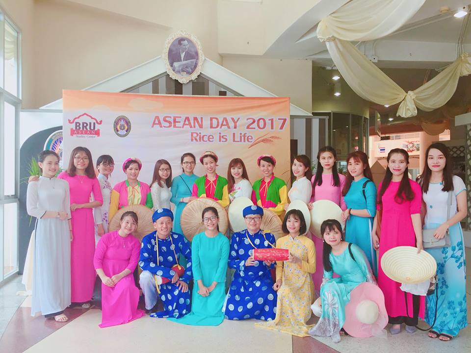 thuc-tap-nuoc-ngoai-loi-the-cua-sinh-vien-truong-dai-hoc-ngoai-ngu-dai-hoc-hue