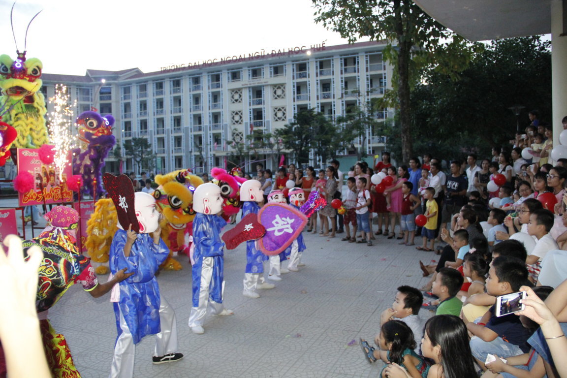 to-chuc-don-tet-trung-thu-cho-con-em-cong-doan-vien-nha-truong