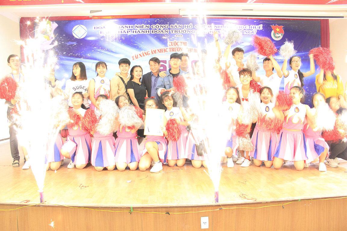 chung-ket-cuoc-thi-tai-nang-am-nhac-truong-dai-hoc-ngoai-ngu-sing-and-shine-lan-thu-iv-nam-2017