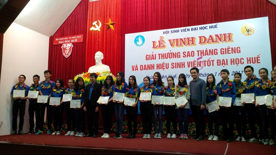 le-vinh-danh-giai-thuong-sao-thang-gieng-va-danh-hieu-sinh-vien-5-tot-dai-hoc-hue