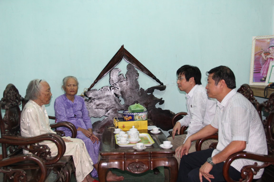 tham-tang-qua-me-viet-nam-anh-hung-nhan-ngay-27-7