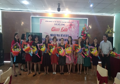 giao-luu-nu-can-bo-vien-chuc-va-so-ket-3-nam-thuc-hien-phong-trao-gioi-viec-truong-dam-viec-nha-giai-doan-2016-2018