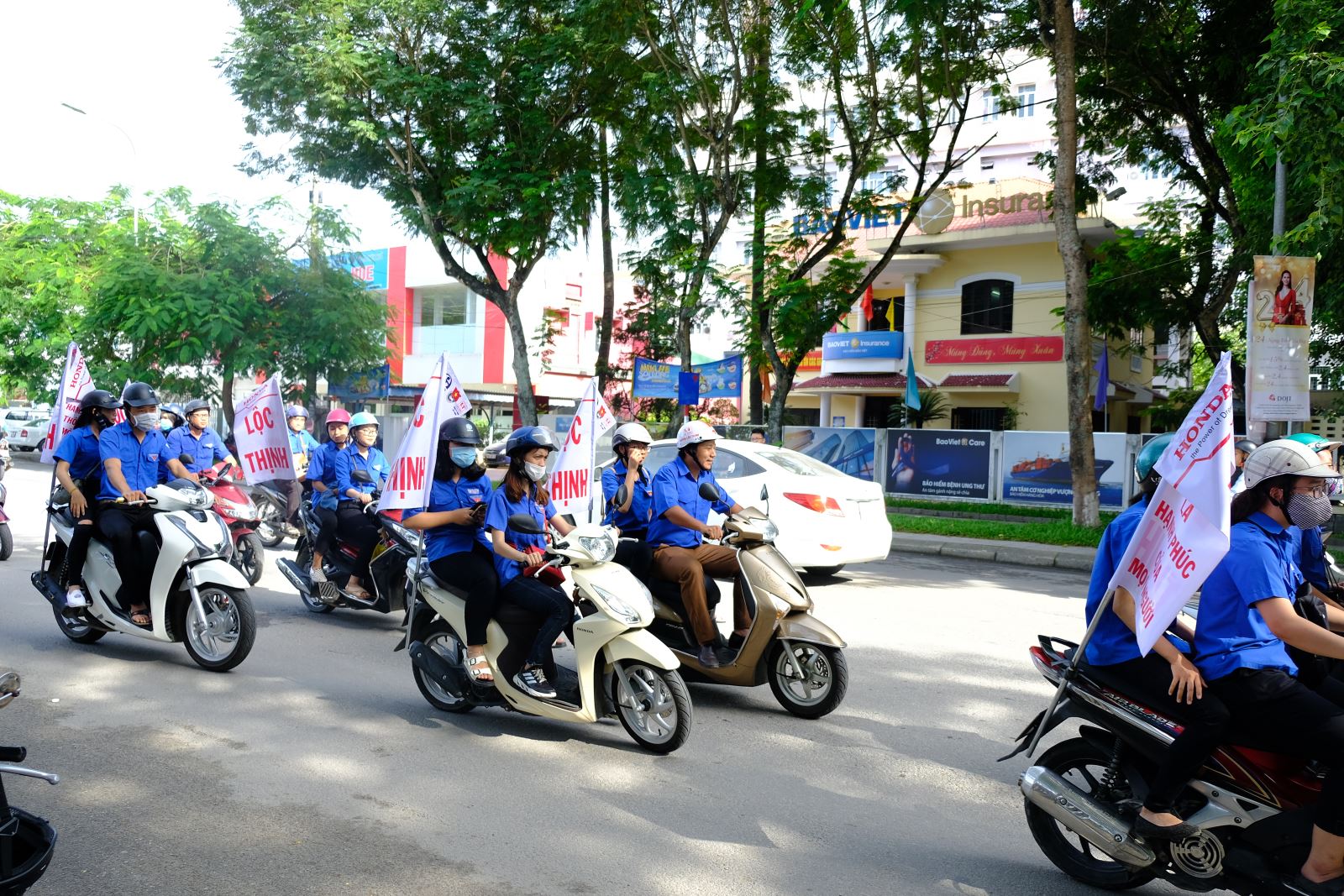 tap-huan-phap-luat-ve-giao-thong-duong-bo-va-ky-nang-lai-xe-mo-to-an-toan-cho-sinh-vien-nam-2018