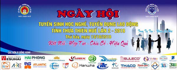 ngay-hoi-tuyen-sinh-va-tuyen-dung-tai-hue