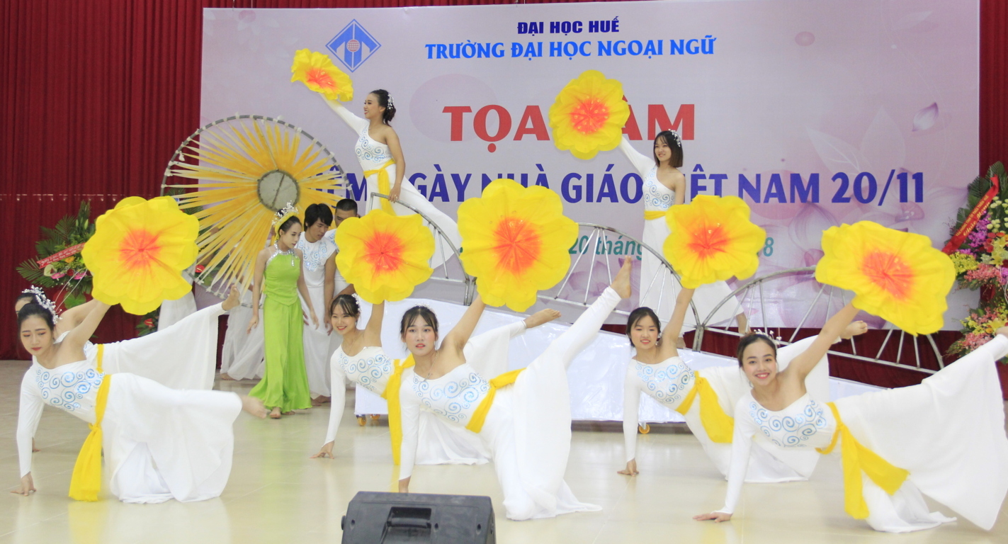 toa-dam-ky-niem-ngay-nha-giao-viet-nam