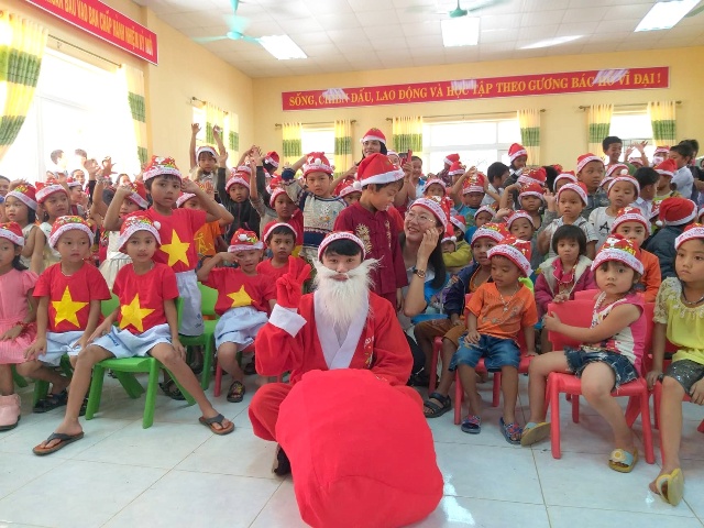 dem-noel-yeu-thuong-ao-am-mua-dong-len-a-luoi