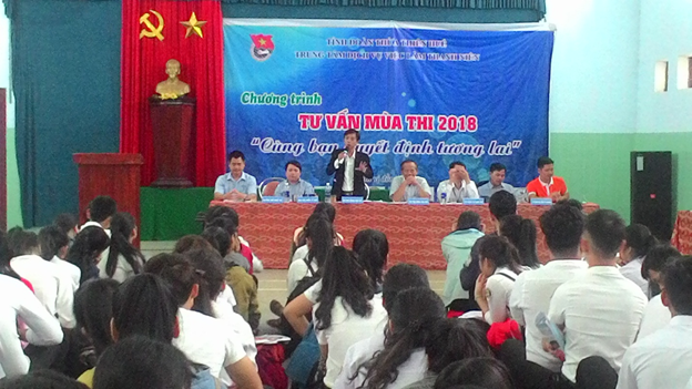 tu-van-tuyen-sinh-dai-hoc-tai-truong-thpt-phong-dien-huyen-phong-dien-tinh-thua-thien-hue