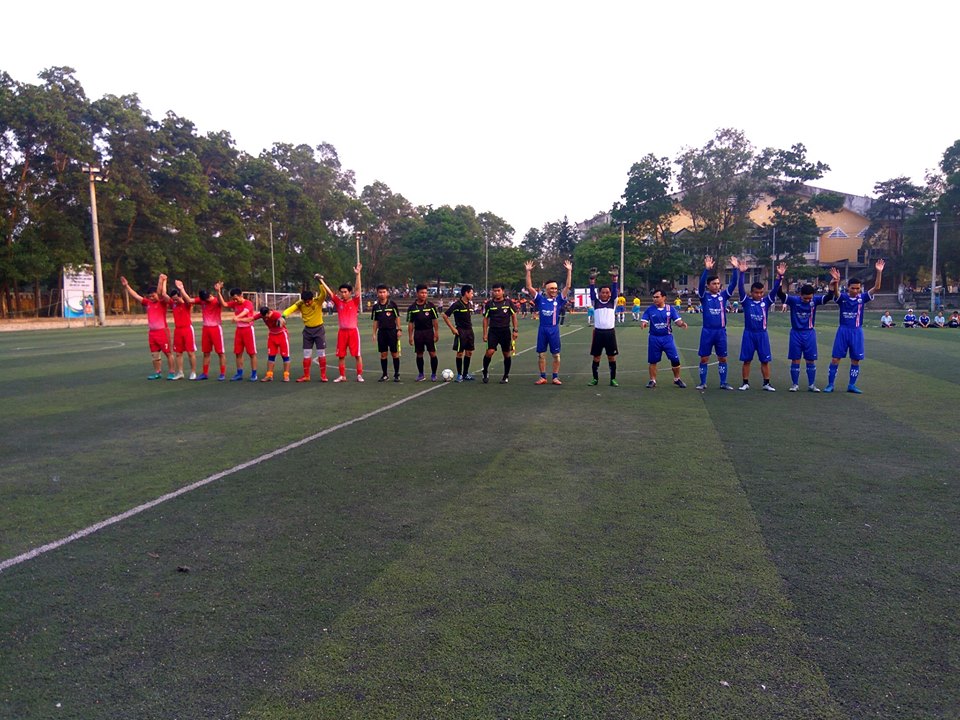 doi-bong-truong-dai-hoc-ngoai-ngu-lot-vao-vong-ban-ket-giai-bong-da-cbvcld-dai-hoc-hue-lan-thu-xv