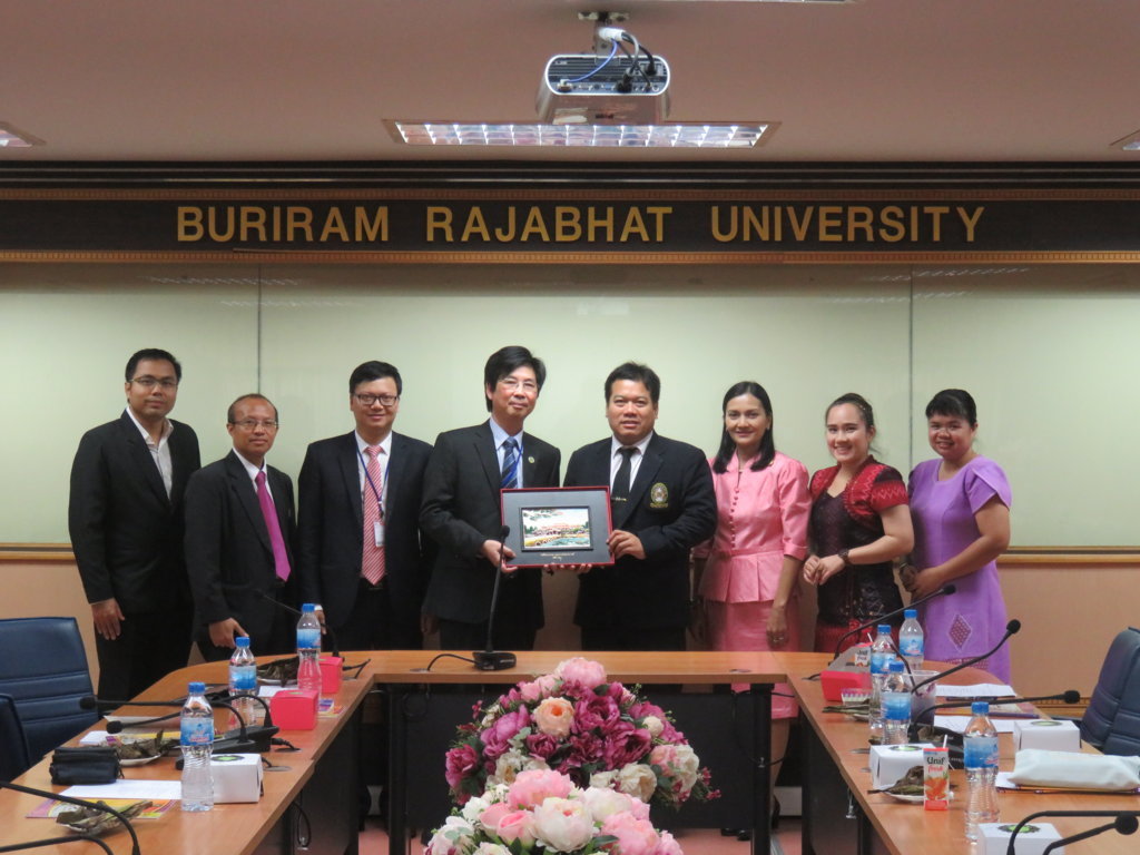 tham-va-lam-viec-tai-dai-hoc-hoang-gia-buriram-va-dai-hoc-payap-thai-lan