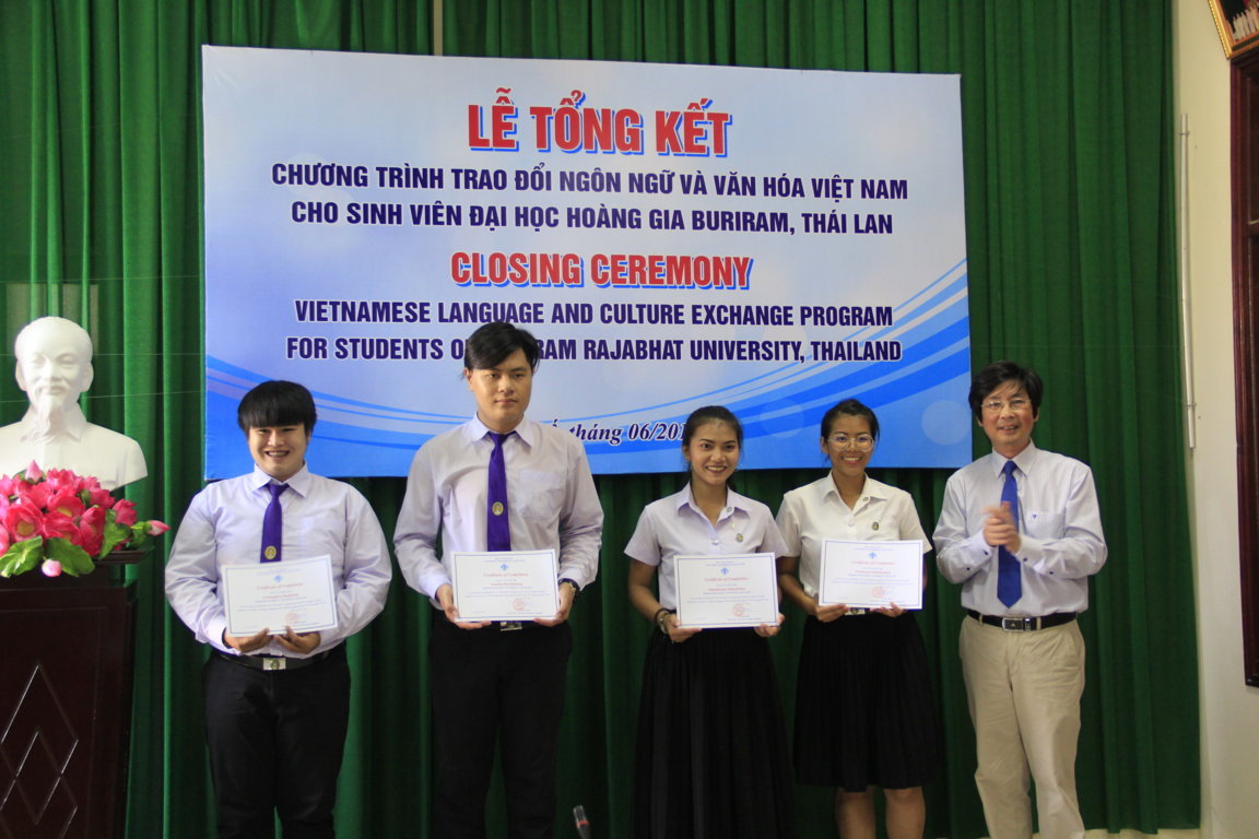 le-tong-ket-chuong-trinh-trao-doi-ngon-ngu-va-van-hoa-viet-nam-cho-sinh-vien-thai-lan