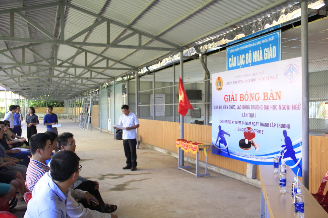 giai-bong-ban-can-bo-vien-chuc-lao-dong-truong-dai-hoc-ngoai-ngu