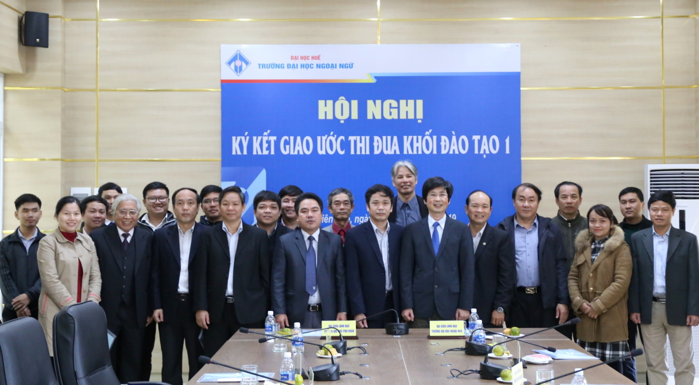 hoi-nghi-ky-ket-giao-uoc-thi-dua-khoi-dao-tao-1