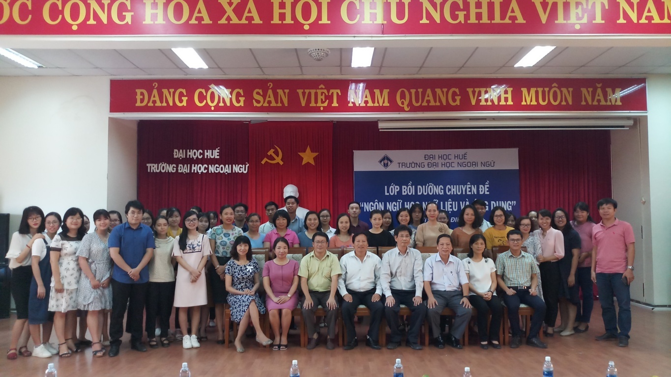 to-chuc-lop-boi-duong-chuyen-de-ngon-ngu-hoc-ngu-lieu-va-ung-dung