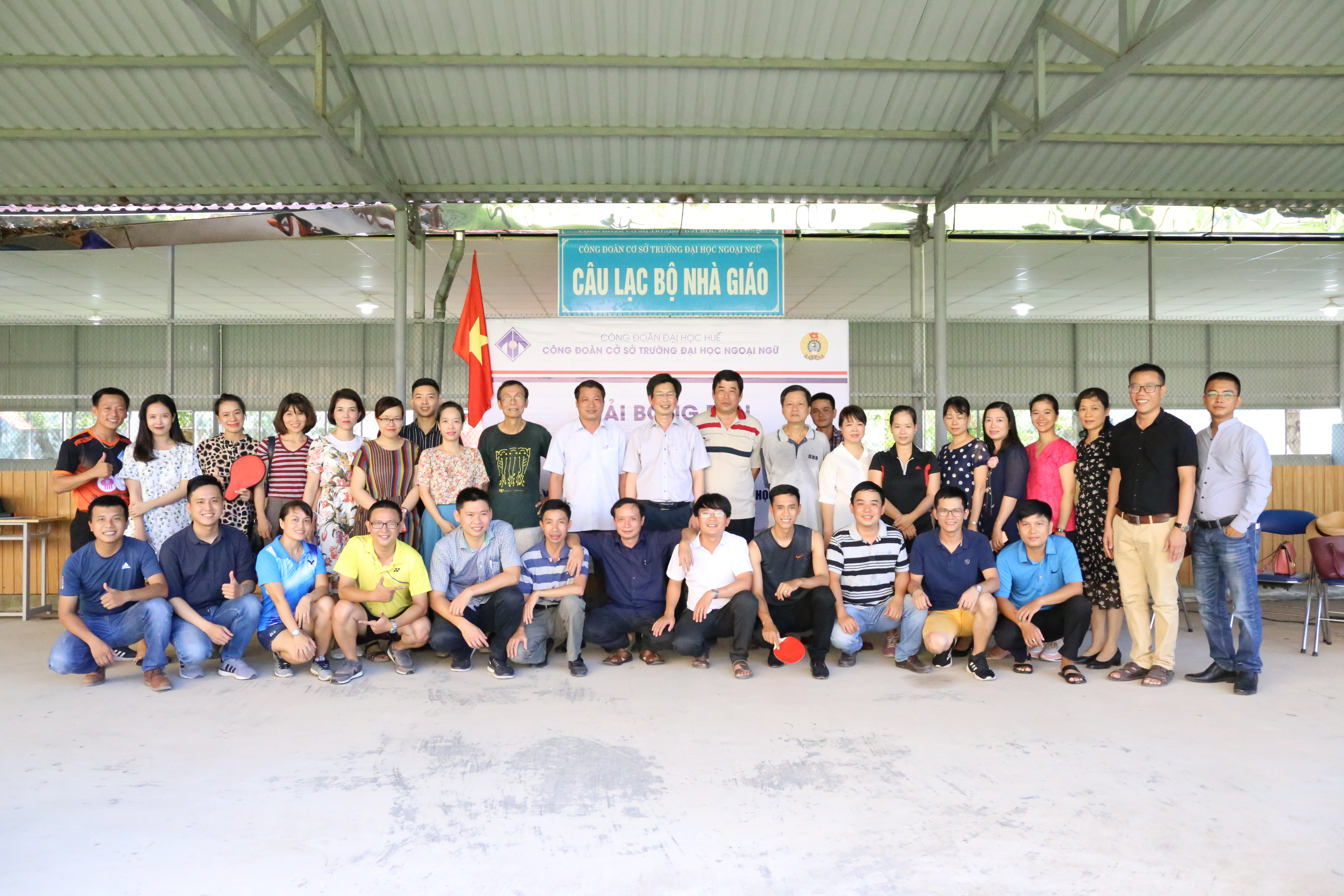 khai-mac-giai-bong-ban-can-bo-vien-chuc-lao-dong-truong-dai-hoc-ngoai-ngu