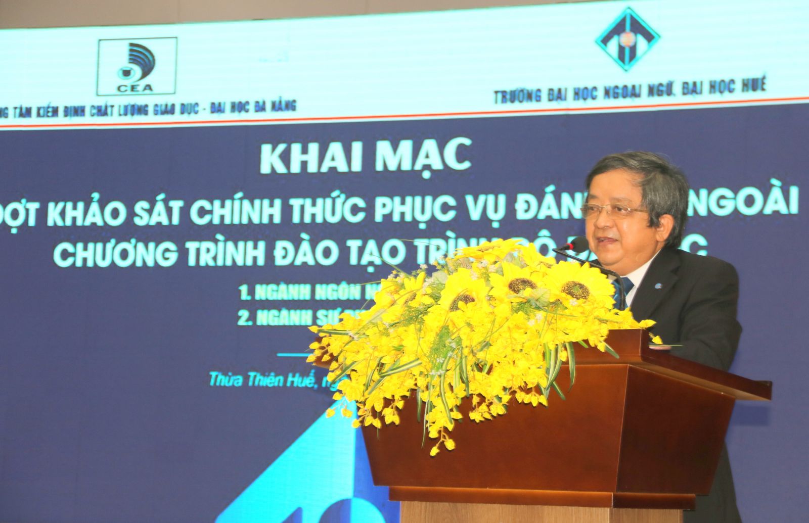 kiem-dinh-chat-luong-2-chuong-trinh-dao-tao-cua-truong-dai-hoc-ngoai-ngu