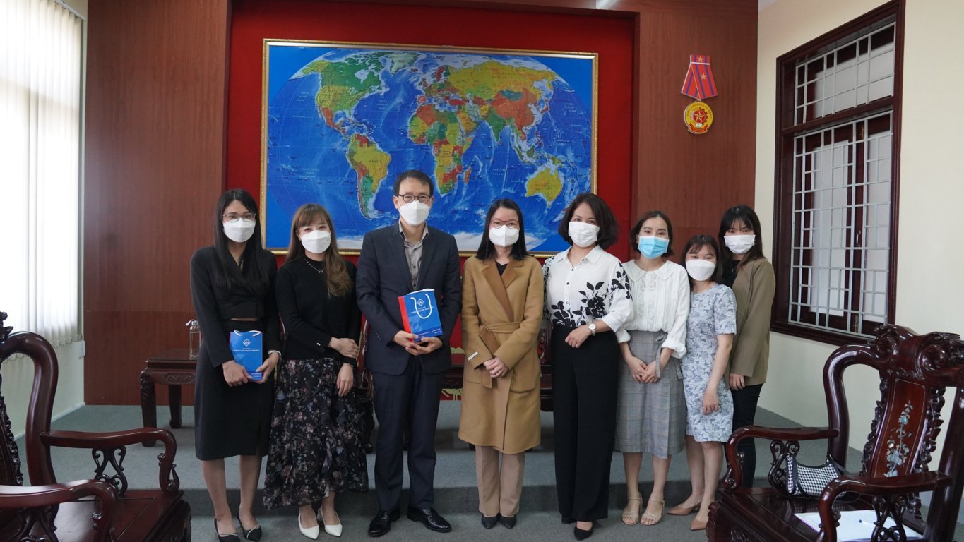 tiep-doan-dai-dien-van-phong-dai-dien-phong-giao-duc-han-quoc-o-nuoc-ngoai-tai-viet-nam-thuoc-dai-su-quan-han-quoc-tai-ha-noi