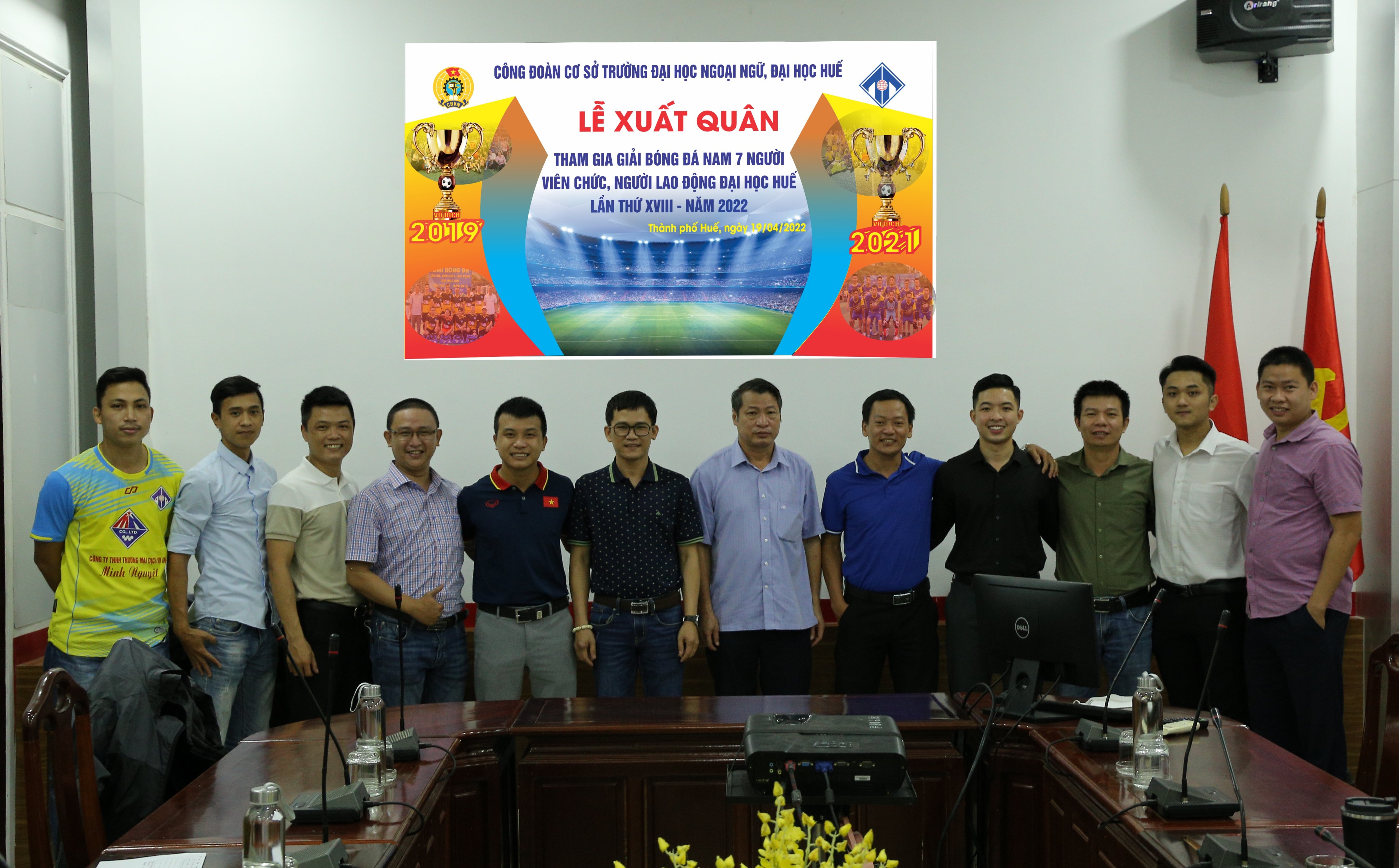 le-xuat-quan-doi-bong-da-truong-dai-hoc-ngoai-ngu