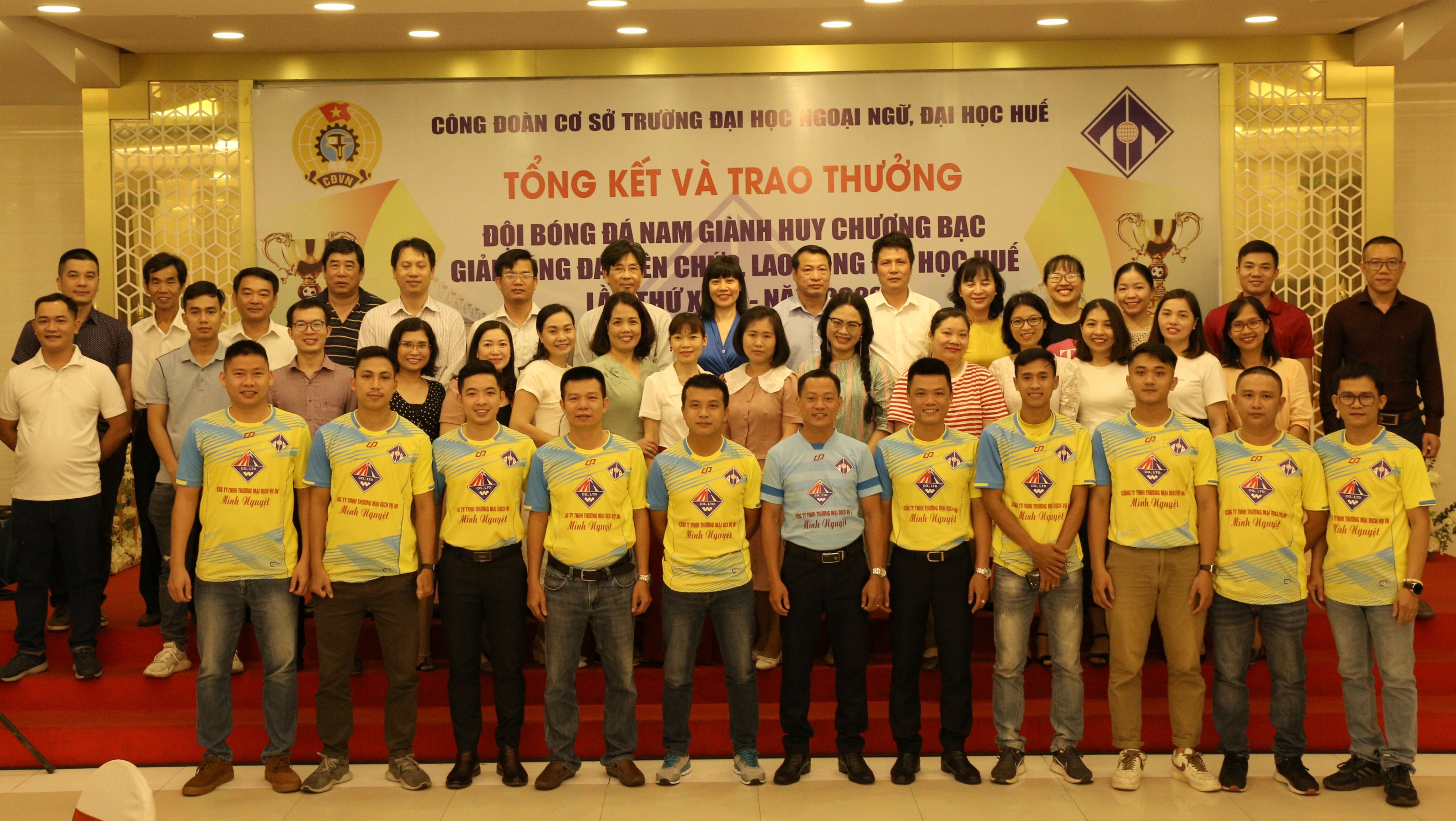 tong-ket-va-trao-thuong-doi-bong-da-nam-gianh-ngoi-a-quan