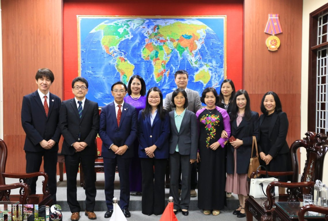 doan-dai-bieu-cap-cao-phu-kyoto-nhat-ban-den-tham-truong-dai-hoc-ngoai-ngu