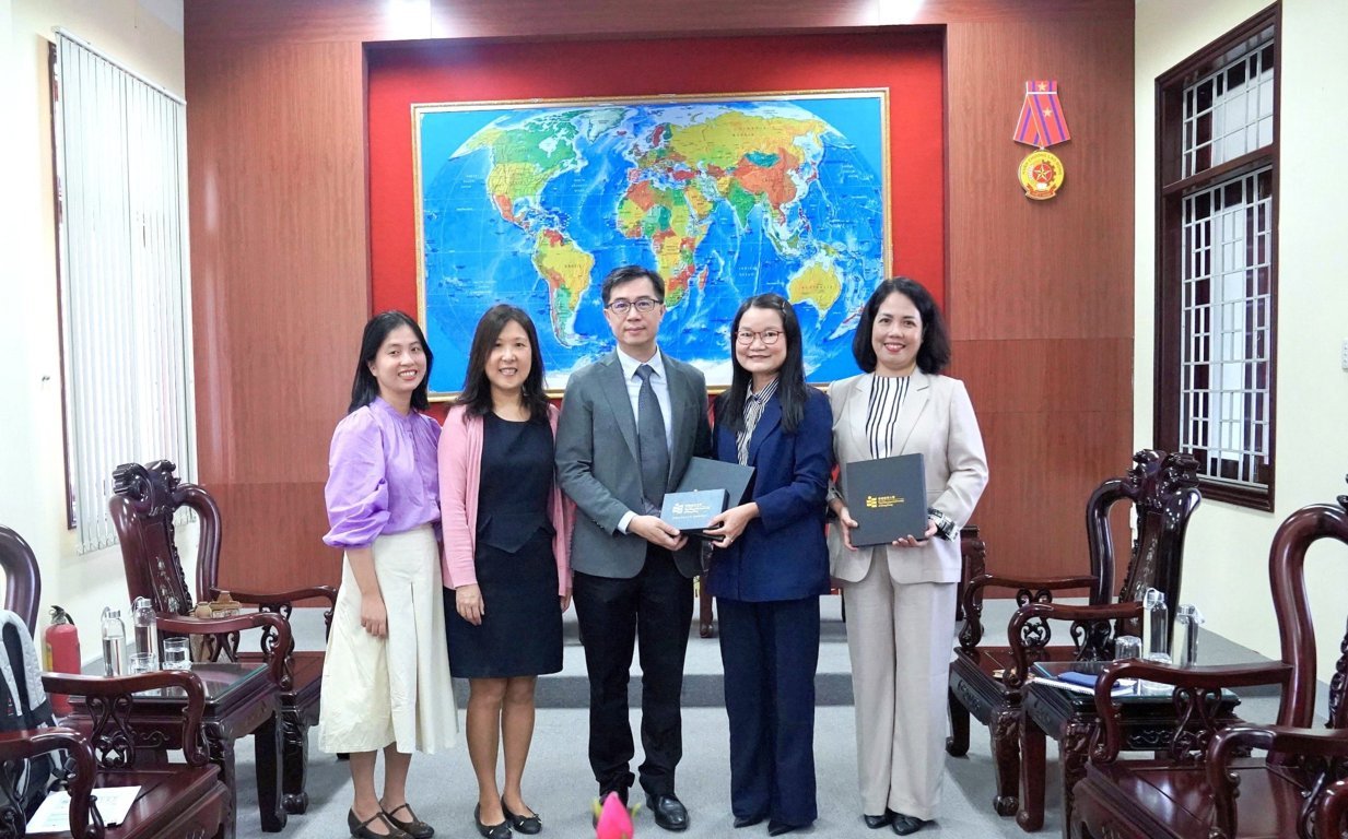 tiep-doan-cong-tac-dai-hoc-su-pham-hongkong-trung-quoc