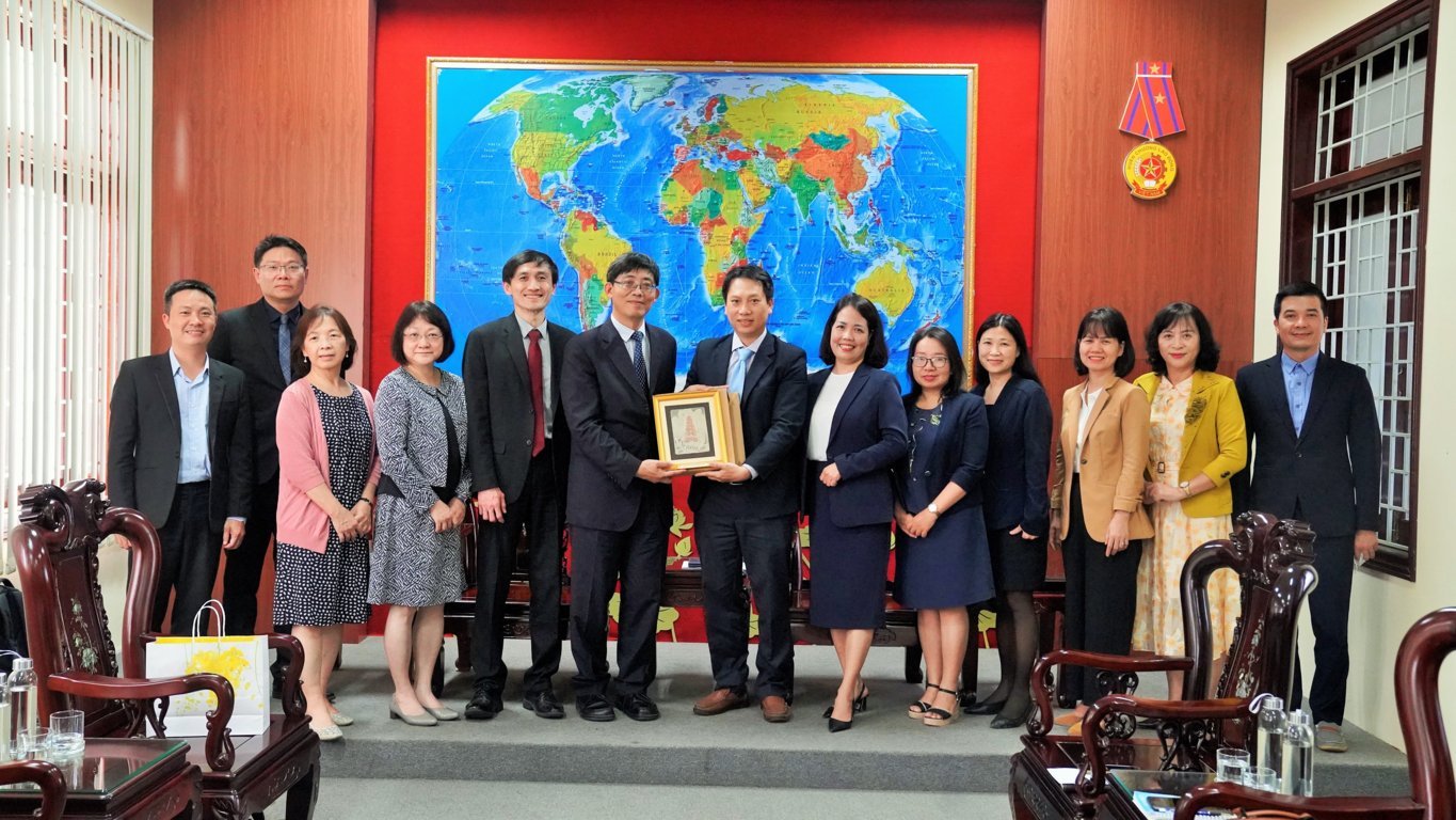 truong-dai-hoc-ngoai-ngu-dai-hoc-hue-lam-viec-voi-truong-dai-hoc-su-pham-quoc-gia-dai-loan