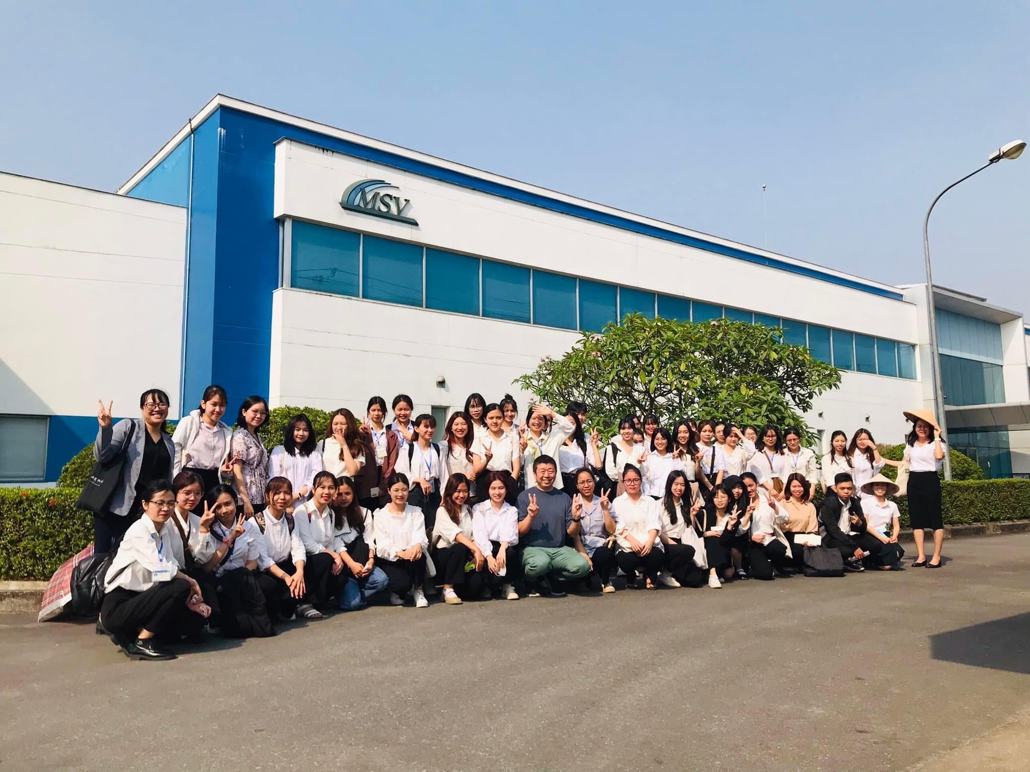 tham-quan-hoc-tap-thuc-te-cua-sinh-vien-khoa-nnvh-nhat-ban-tai-cong-ty-tnhh-msv
