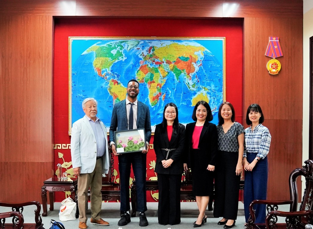 tiep-don-doan-tong-lanh-su-quan-hoa-ky