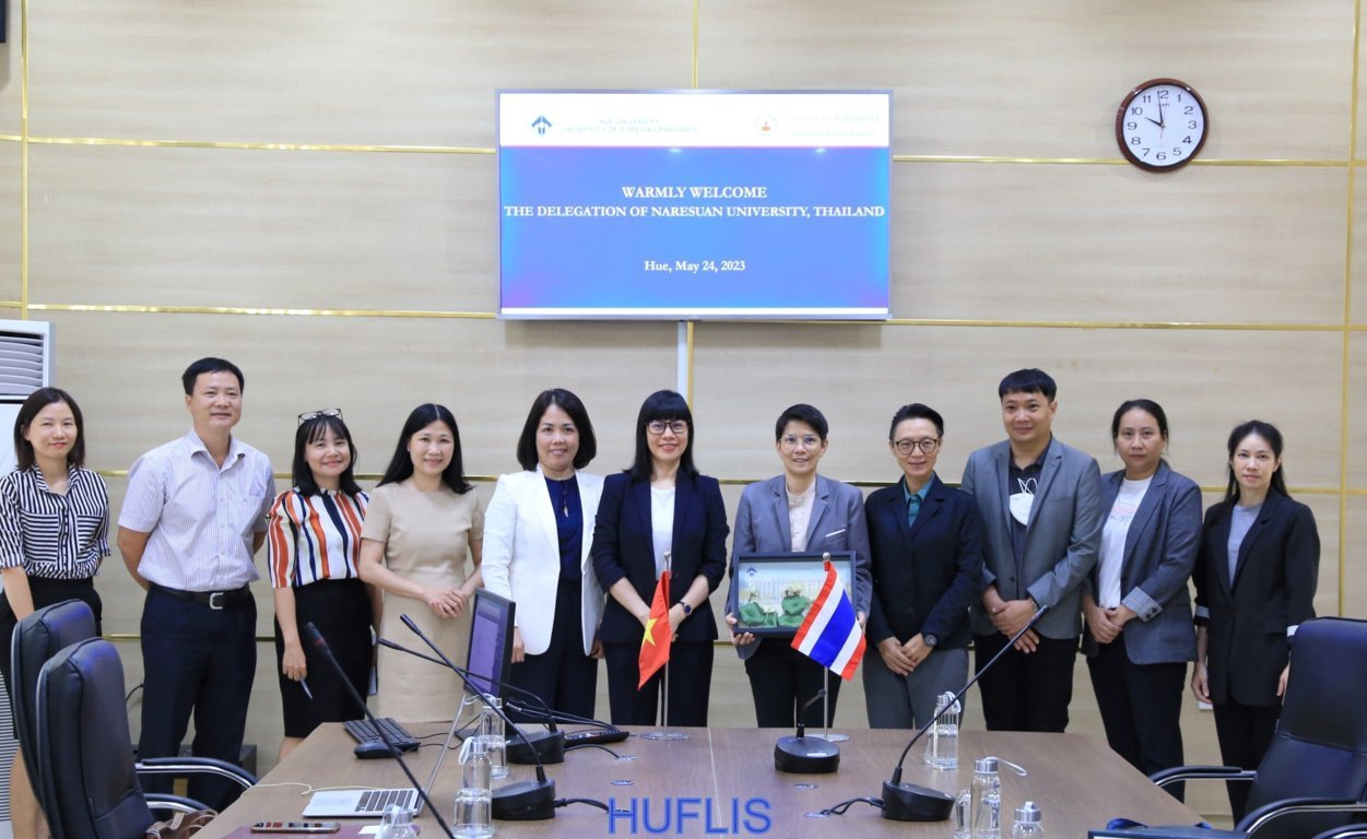 lam-viec-voi-dai-hoc-naresuan-thai-lan-ve-trien-khai-hoat-dong-trao-doi-sinh-vien