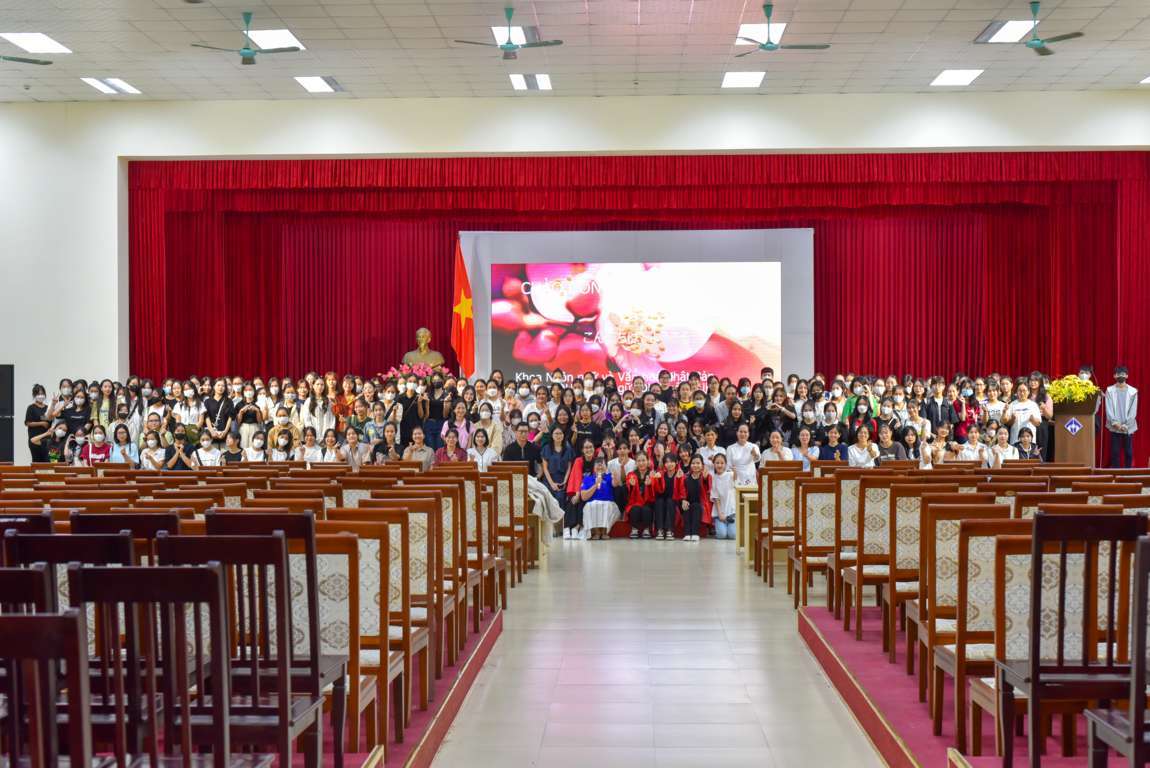 chao-don-tan-sinh-vien-k20-khoa-nnvh-nhat-ban-nam-hoc-2023-2024