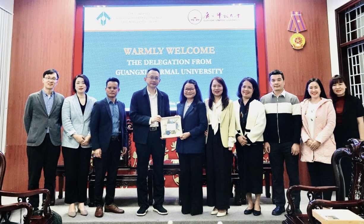 tiep-doan-truong-dai-hoc-su-pham-quang-tay-trung-quoc