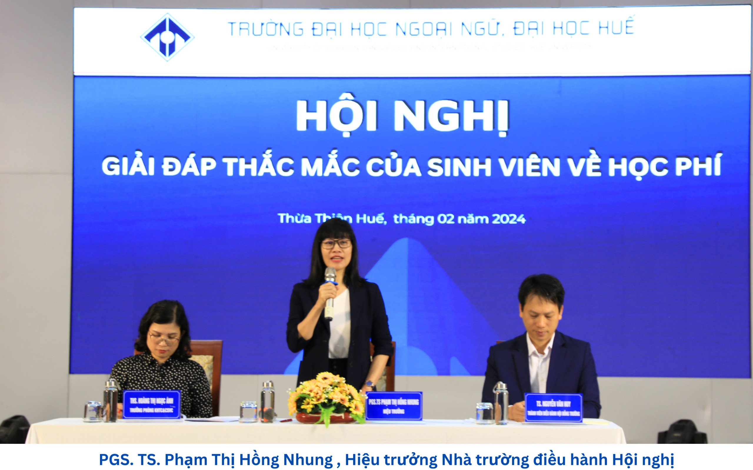 hoi-nghi-giai-dap-thac-mac-cua-sinh-vien-ve-hoc-phi