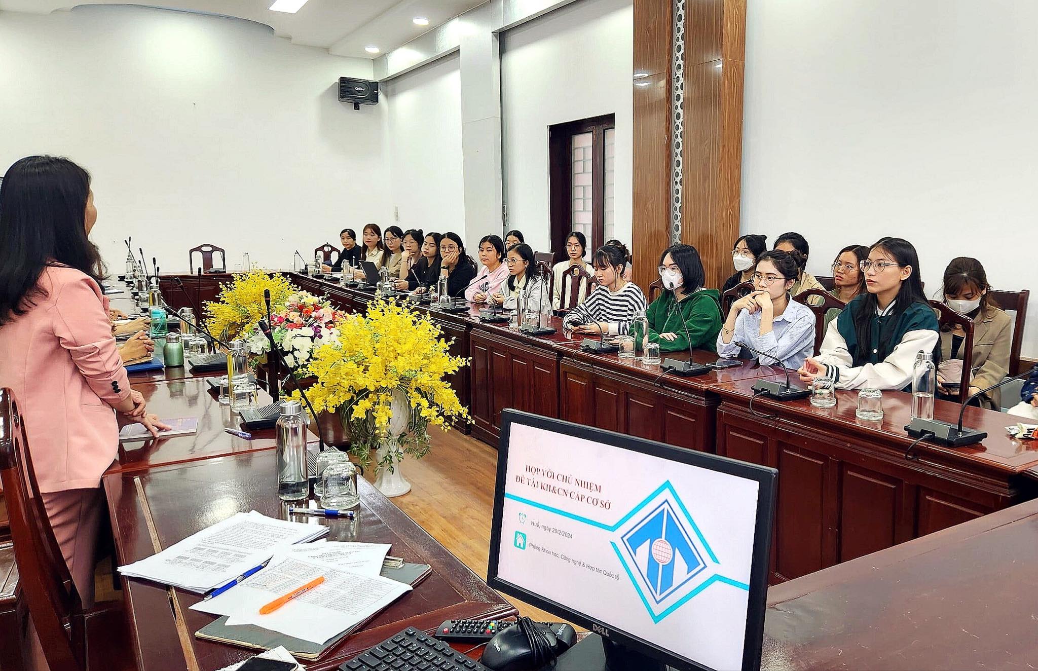 buoi-gap-va-trao-doi-voi-cac-chu-nhiem-de-tai-khcn-cap-co-so-nam-2023-va-2024