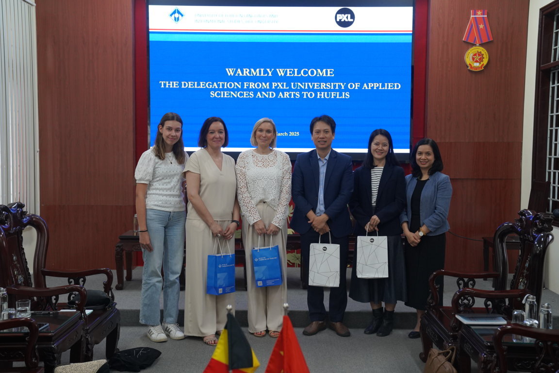 lam-viec-voi-dai-hoc-pxl-vuong-quoc-bi-ve-thuc-day-hop-tac-trao-doi-giao-vien-sinh-vien-va-trao-doi-hoc-thuat