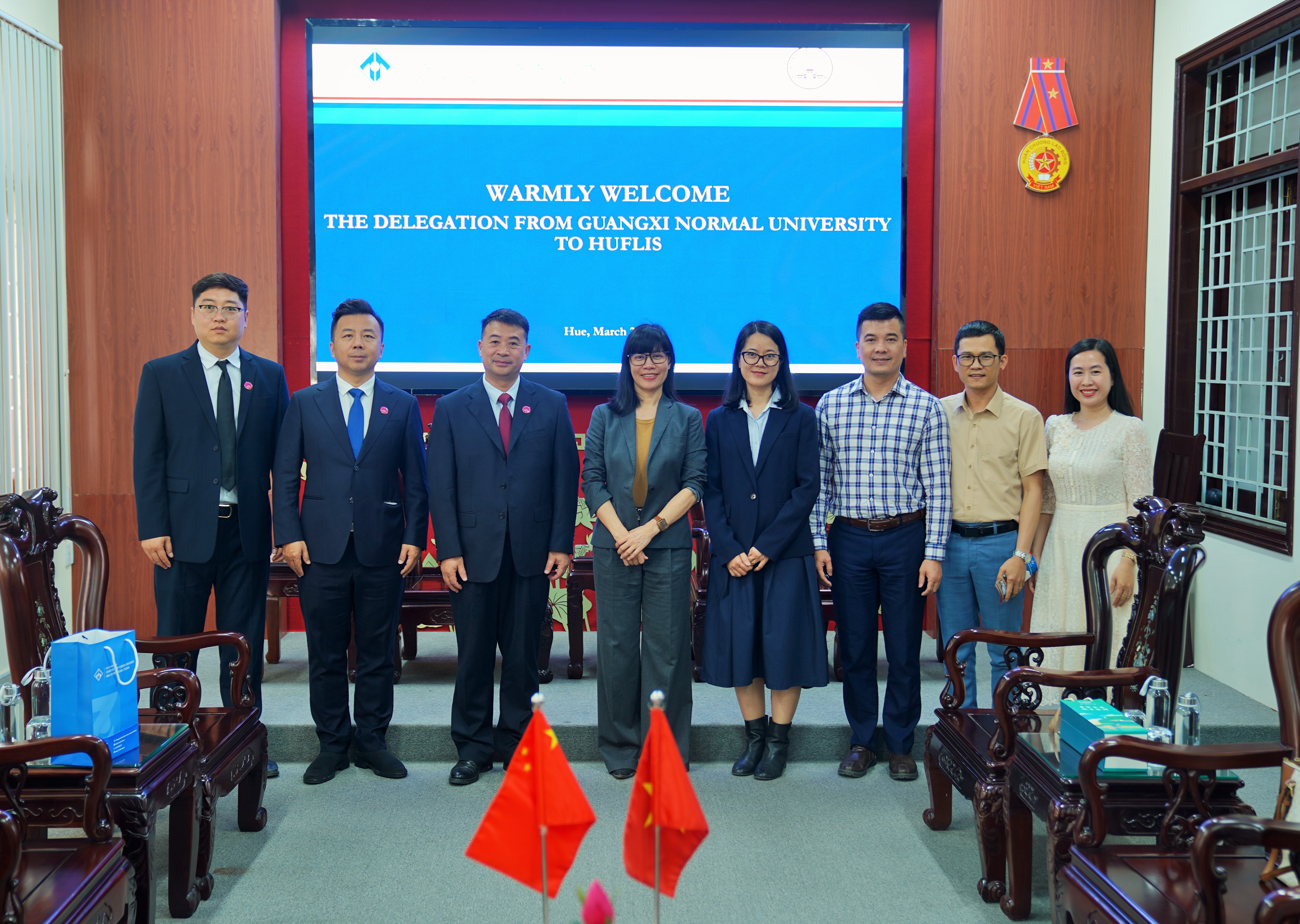 trao-doi-trien-khai-cac-hoat-dong-hop-tac-voi-truong-dai-hoc-su-pham-quang-tay-trung-quoc