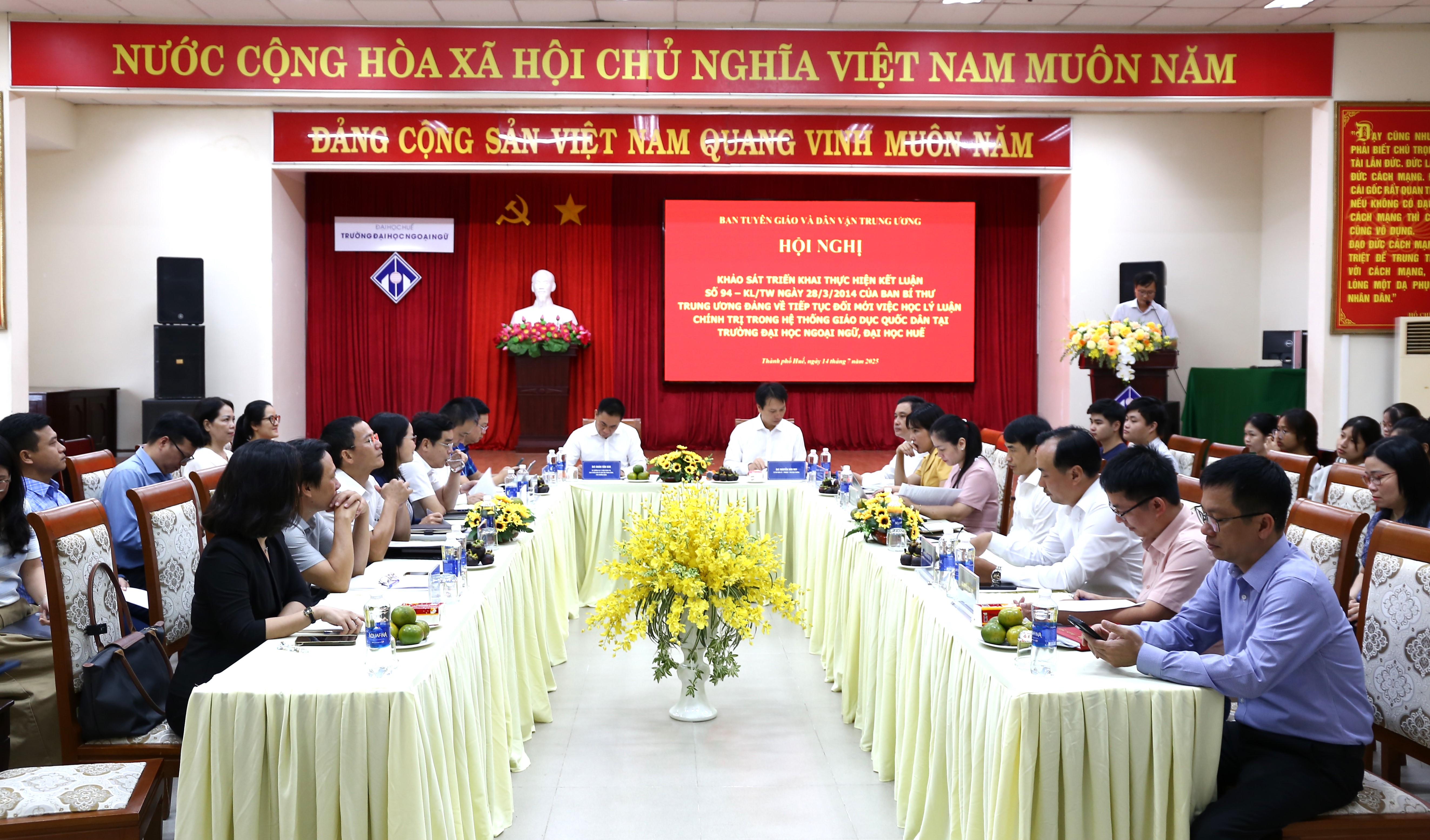 hoi-nghi-khao-sat-cong-tac-trien-khai-thuc-hien-ket-luan-94-kltw-cua-ban-bi-thu-trung-uong-dang-ve-viec-tiep-tuc-doi-moi-viec-hoc-tap-ly-luan-chinh-tri-trong-he-thong-giao-duc-quoc-dan