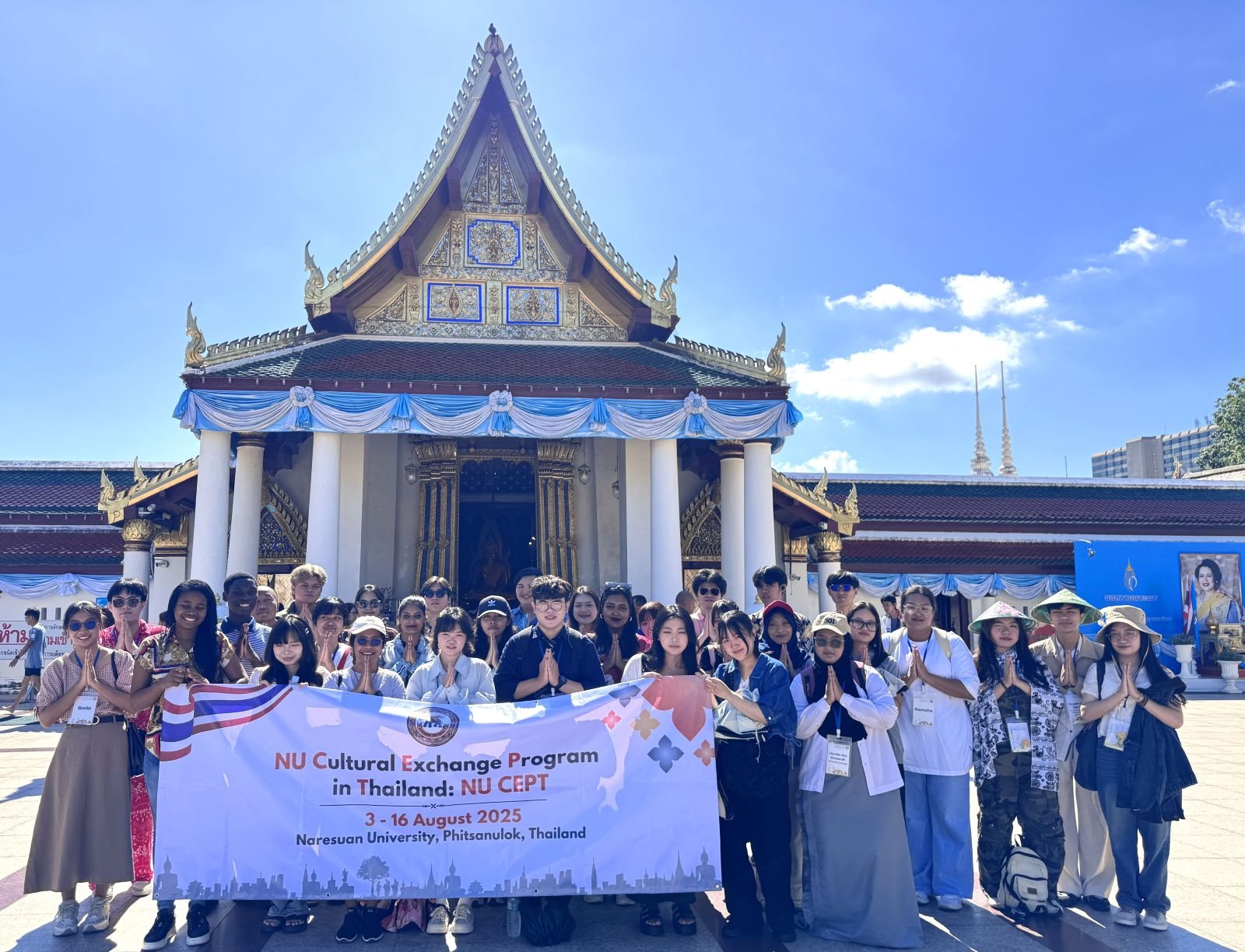 sinh-vien-khoa-tieng-anh-va-khoa-quoc-te-hoc-truong-dai-hoc-ngoai-ngu-tham-gia-chuong-trinh-trao-doi-van-hoa-ngan-han-tai-truong-dai-hoc-naresuan-thai-lan