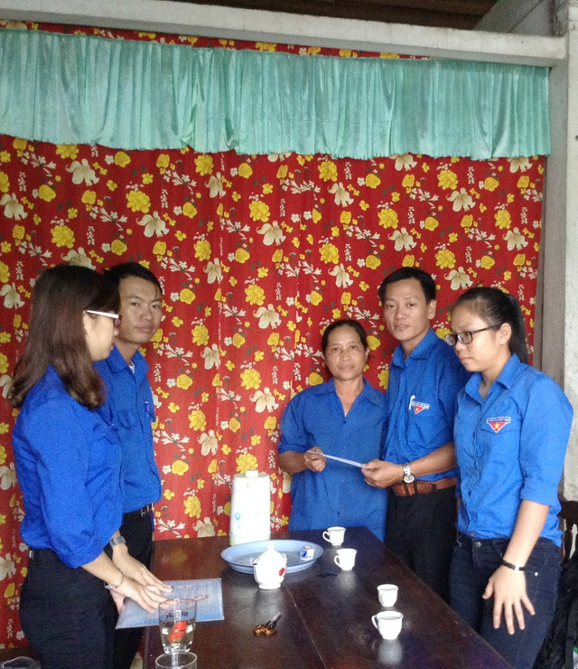 sinh-vien-quyen-gop-de-giup-ban-vung-lu