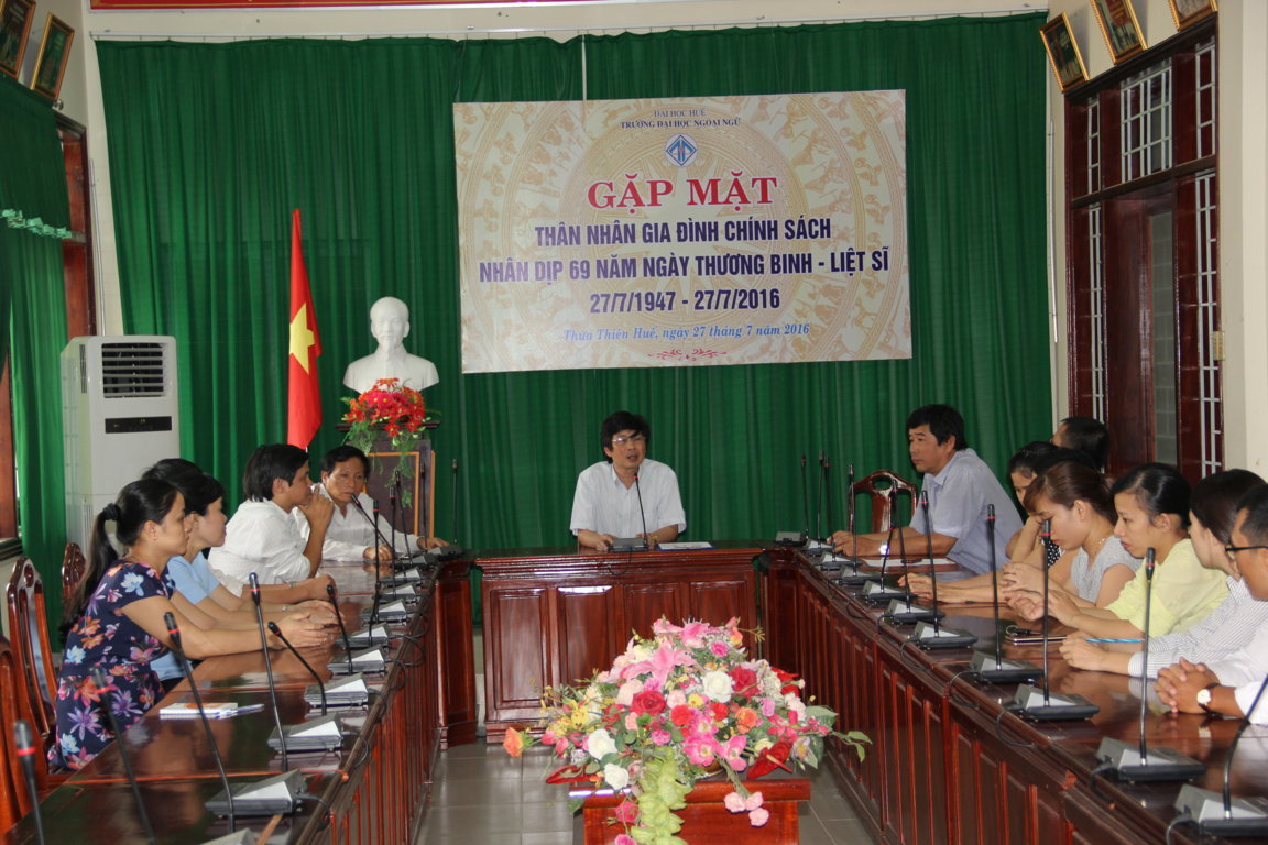 gap-mat-tang-qua-than-nhan-doi-tuong-chinh-sach-nhan-ngay-thuong-binh-liet-si