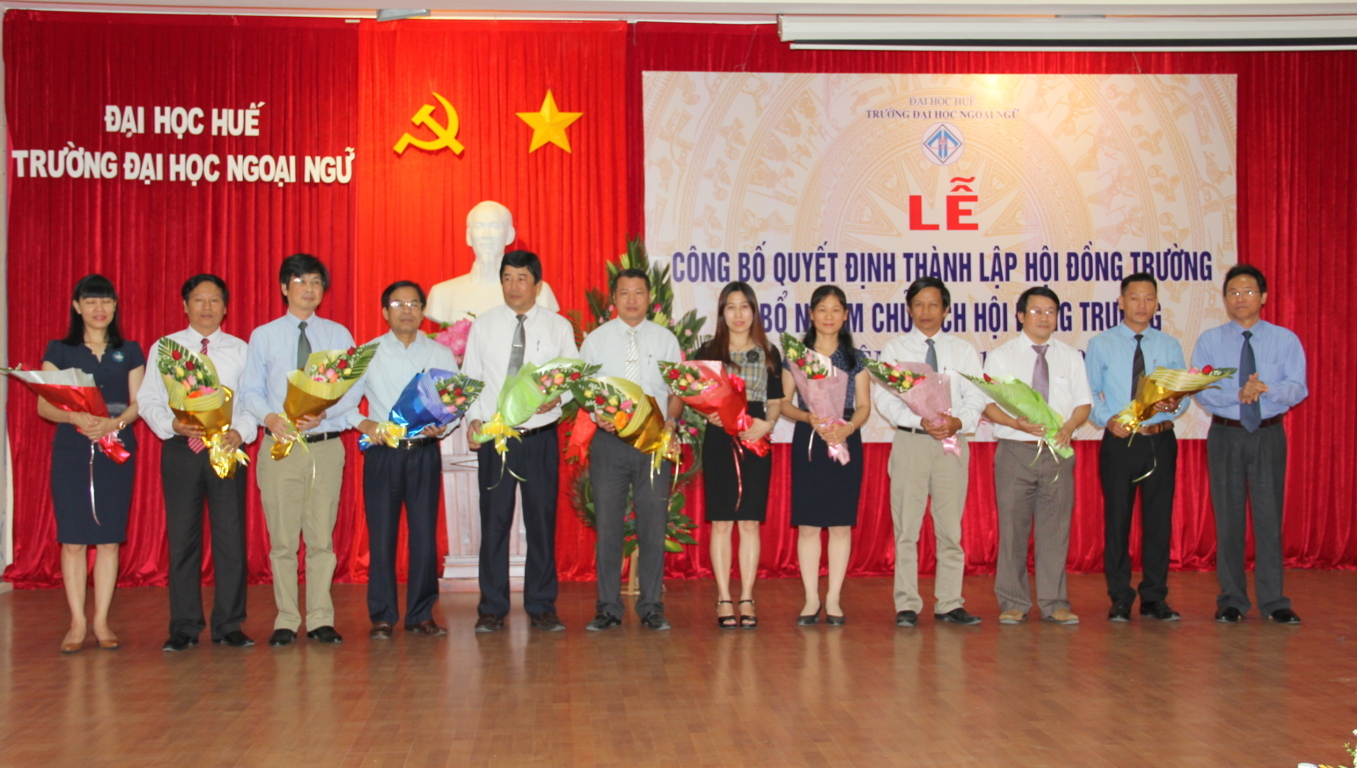 le-cong-bo-quyet-dinh-thanh-lap-hoi-dong-truong-va-bo-nhiem-chu-tich-hoi-dong-truong-truong-dai-hoc-ngoai-ngu-dai-hoc-hue