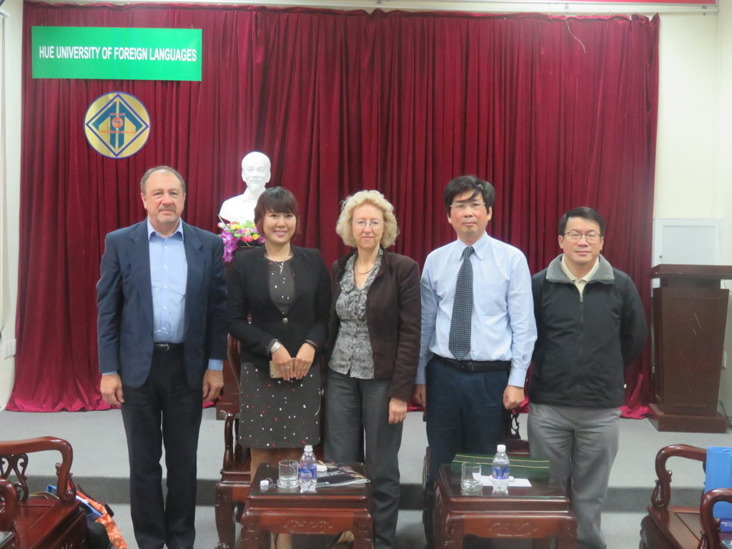 tiep-ts-alyson-mcgee-vien-giao-duc-dai-hoc-massey-niu-di-lan