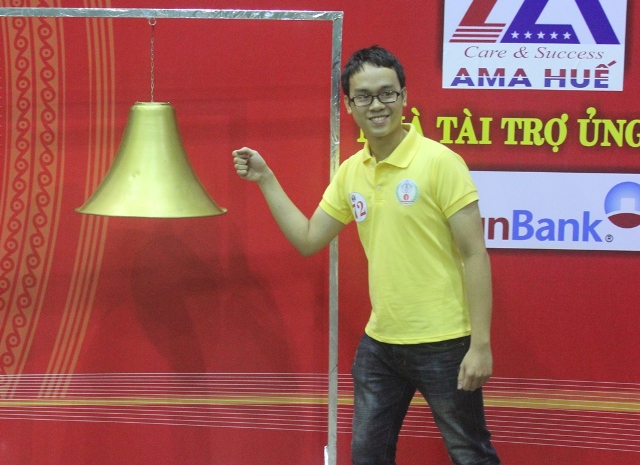 sv-y-duoc-hue-gianh-giai-nhat-rung-chuong-vang-tieng-anh