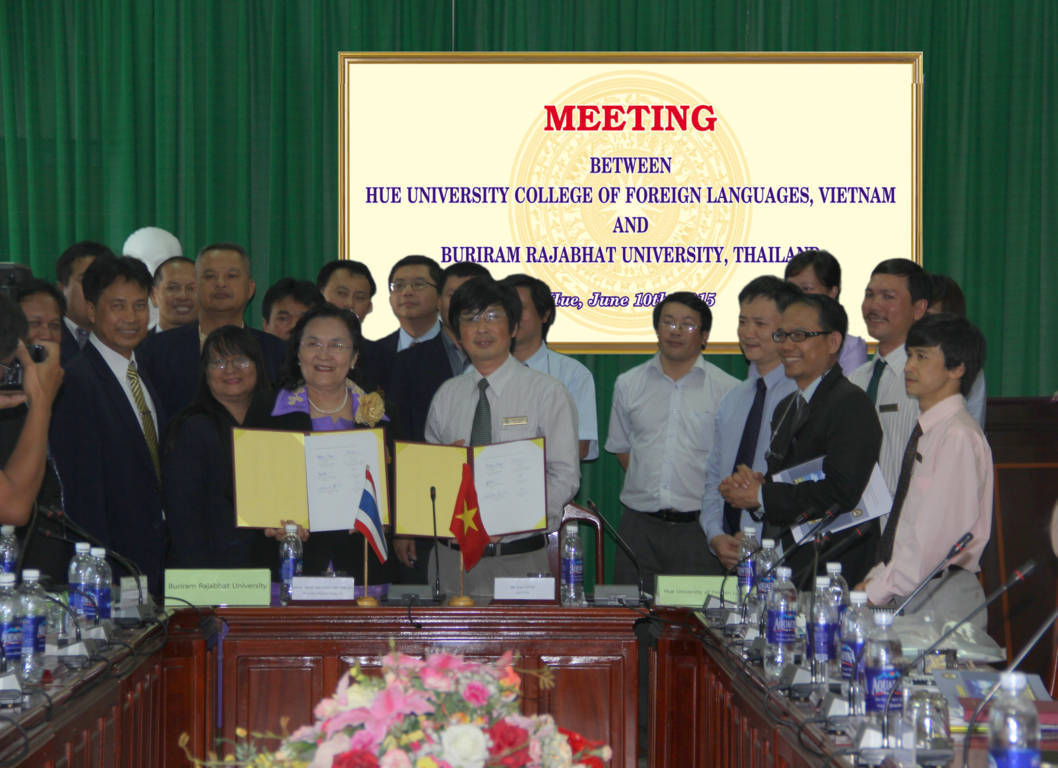 ky-ket-bien-ban-ghi-nho-voi-dai-hoc-buriram-rajabhat-thai-lan