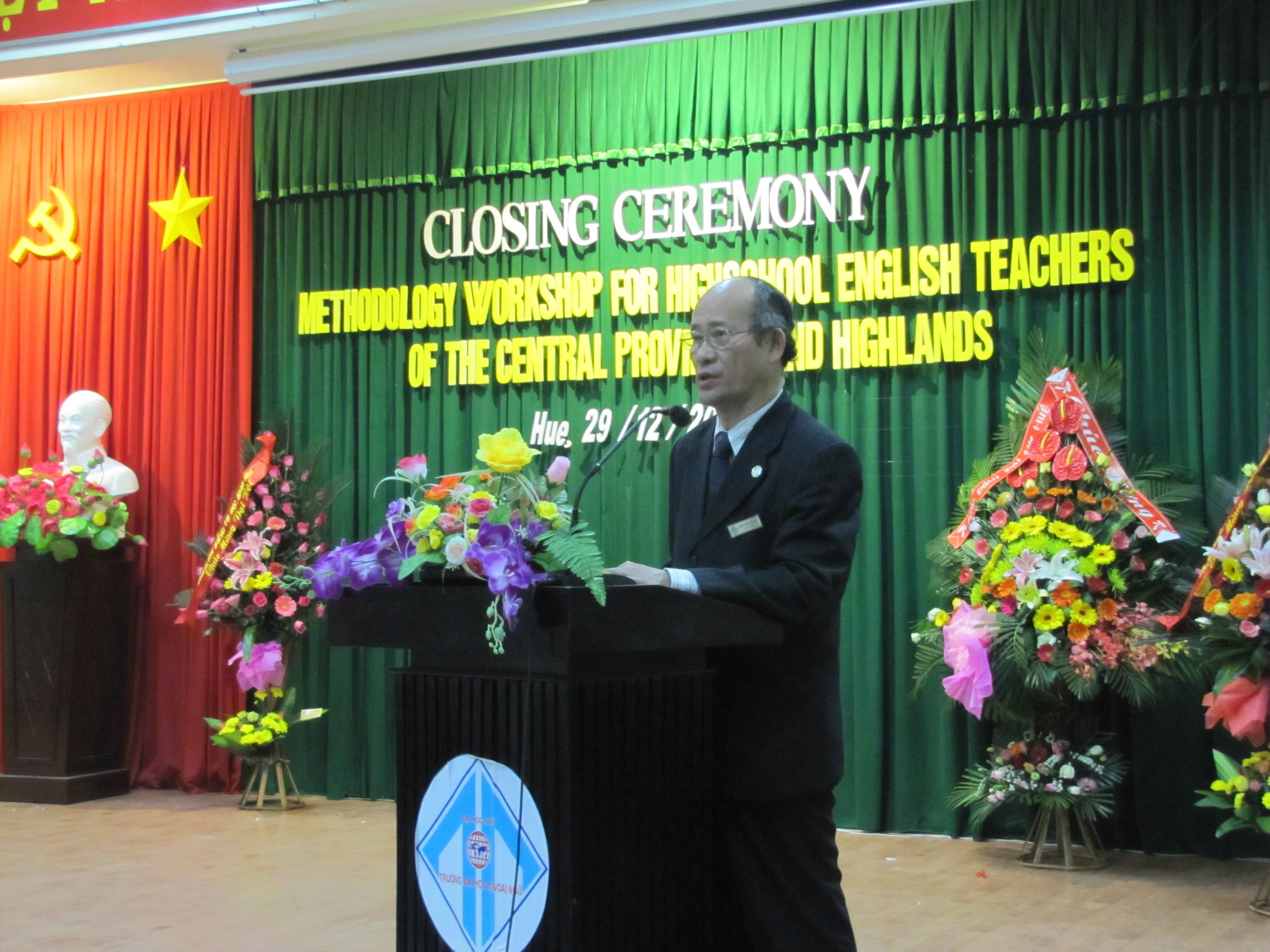 le-be-giang-khoa-boi-duong-nang-luc-tieng-anh-va-phuong-phap-giang-day-tieng-anh-cho-cac-giao-vien-tieng-anh-cac-truong-trung-hoc-pho-thong-thuoc-5-tinh-mien-trung-va-tay-nguyen